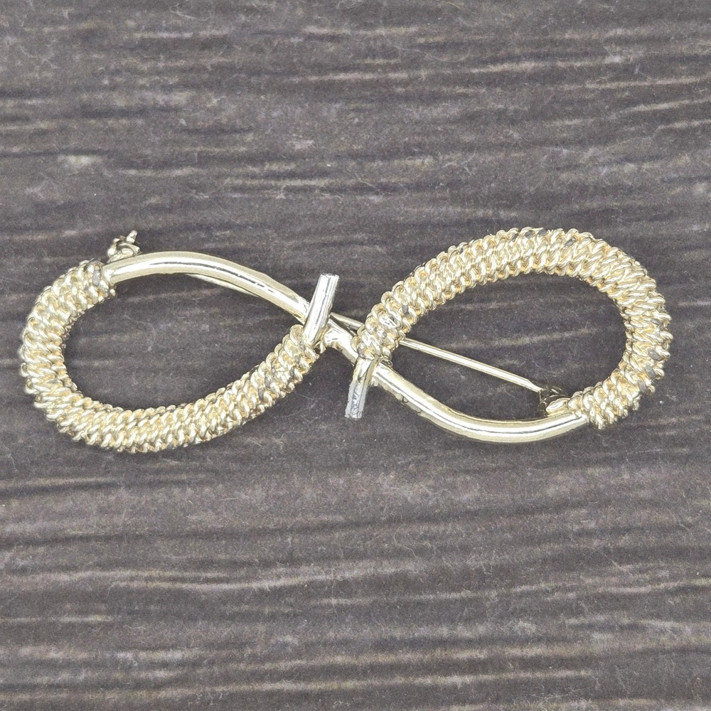 Vintage Gold Tone Infinity Loop Twist Textured Classic‎ Brooch Pin 2.5 Inch